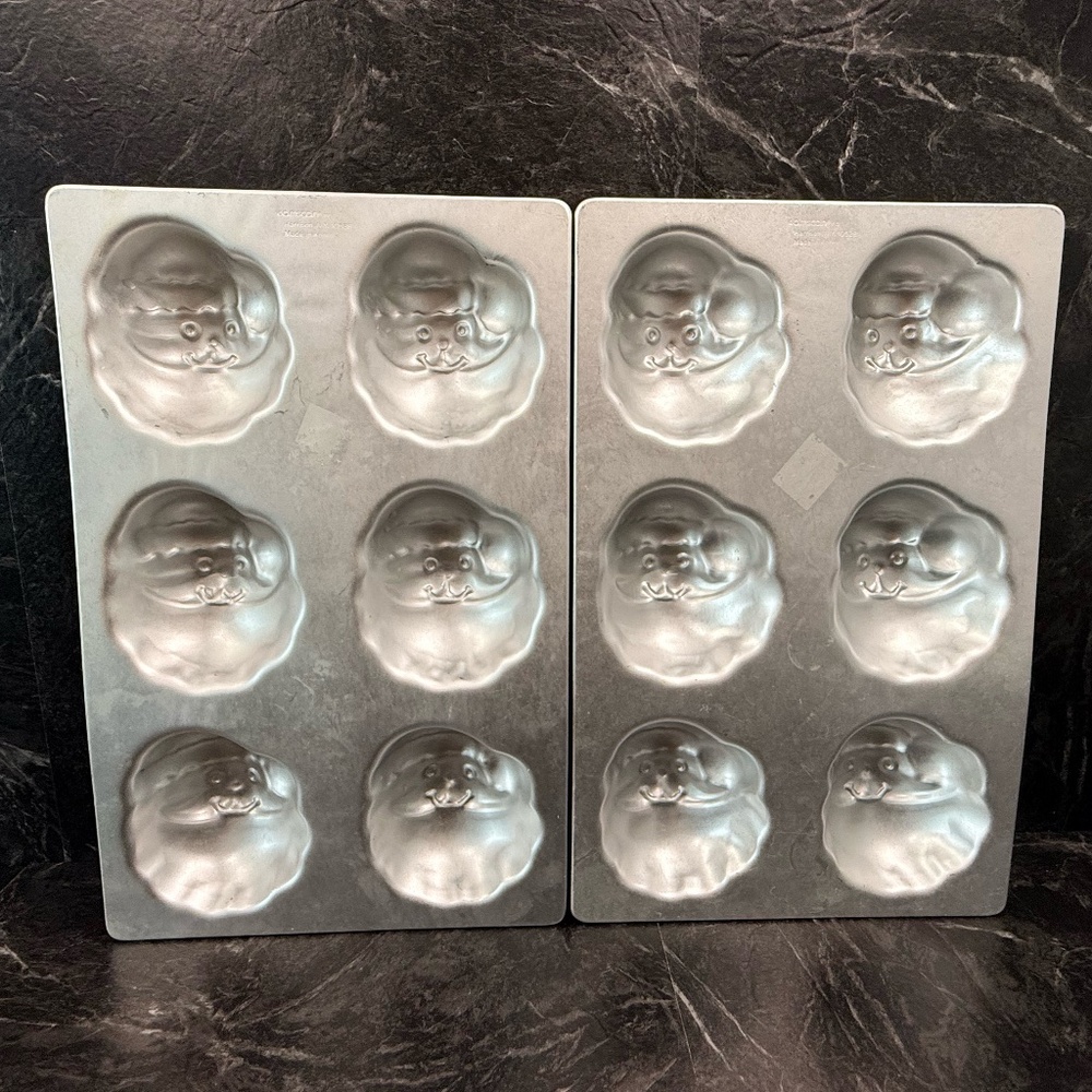 AMSCAN INC Santa Claus Mold Pan (Set of 2)